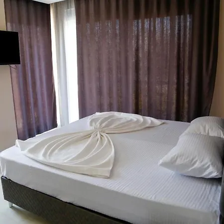 Hotel Dea Del *