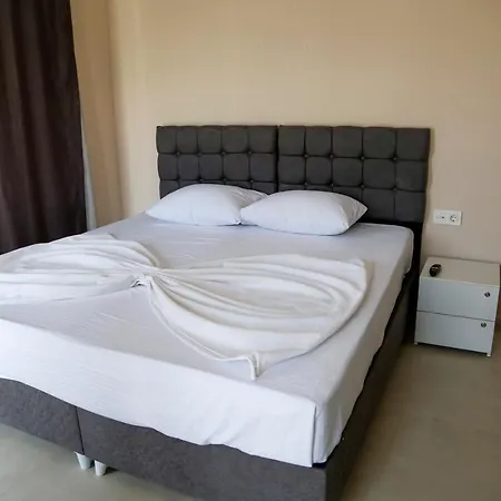 Dea Del Hotel *